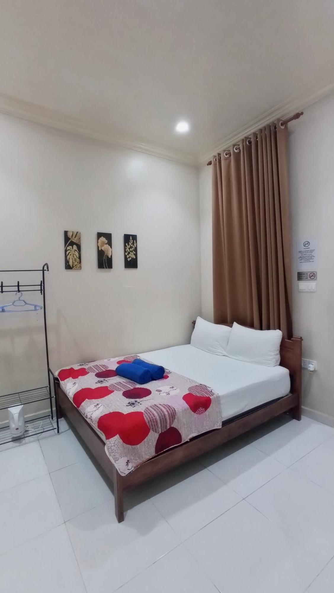 Desa Besut Inn Kampung Kuala Besut Room photo
